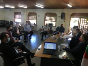 Prefeitos reunidos para tratar da prevenção ao Coronavirus