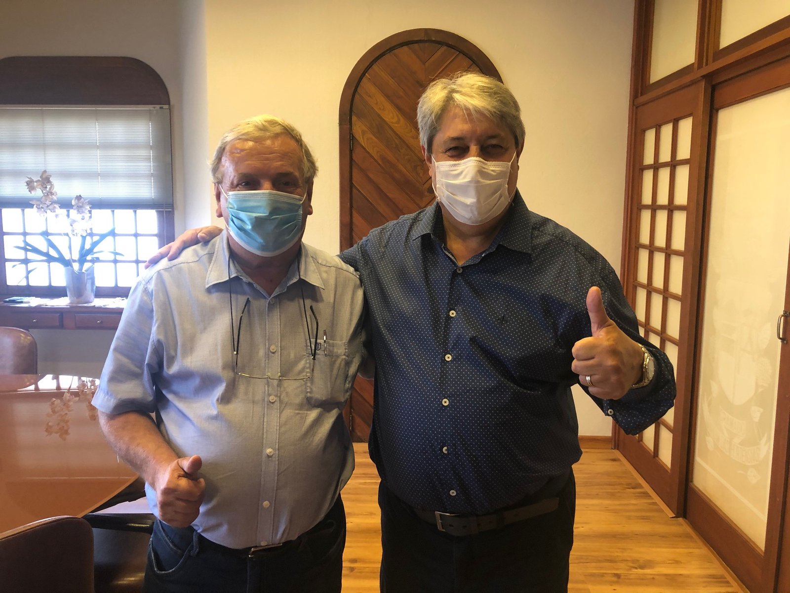 Prefeito de Canela e presidente da Amserra, Constantino Orsolin, visita prefeitos da entidade