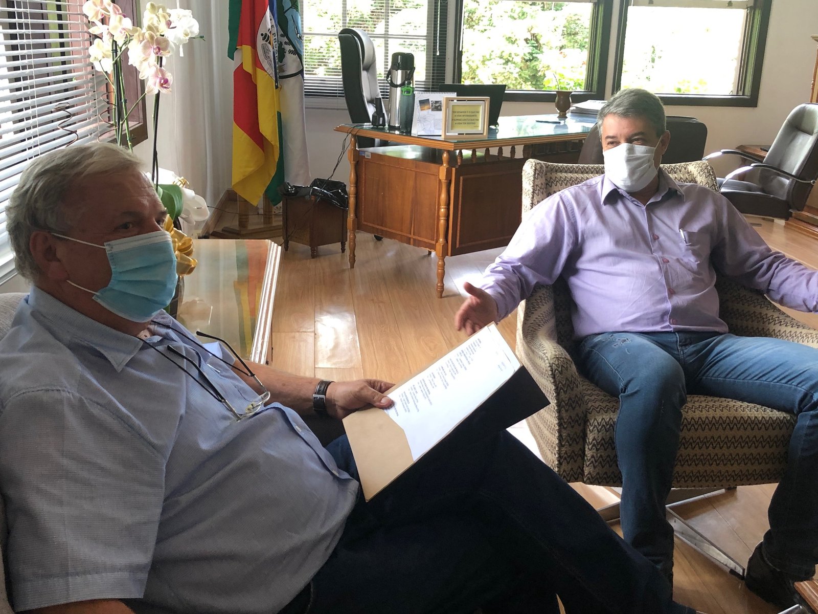 Prefeito de Canela e presidente da Amserra, Constantino Orsolin, visita prefeitos da entidade