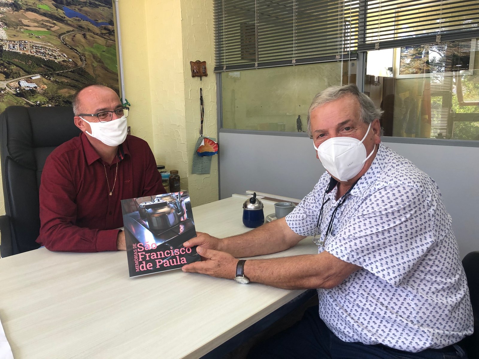 Prefeito de Canela e presidente da Amserra, Constantino Orsolin, visita prefeitos da entidade