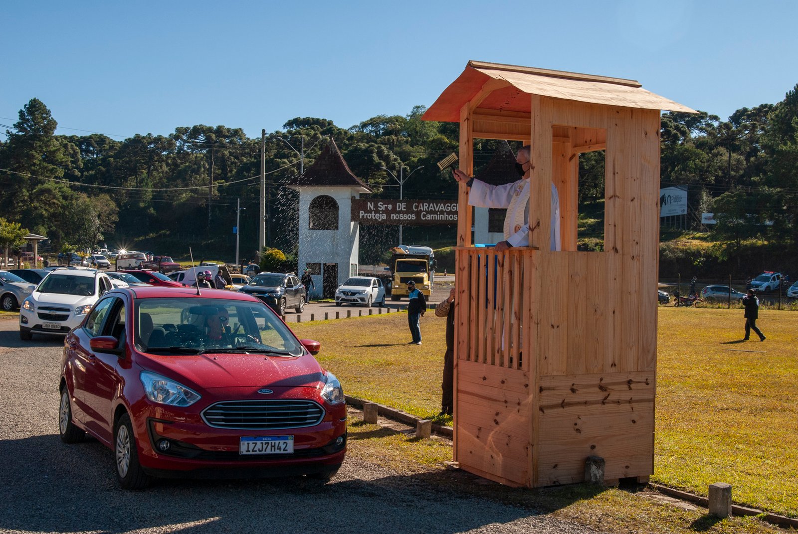 Romaria Motorizada e pagadores de promessas passaram pelo Santuário de Caravaggio neste dia 26/05