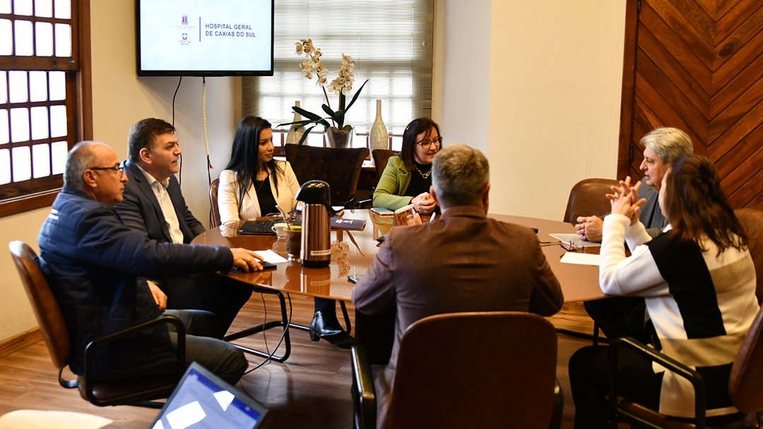 Reunião mensal da Amserra ocorreu em Gramado