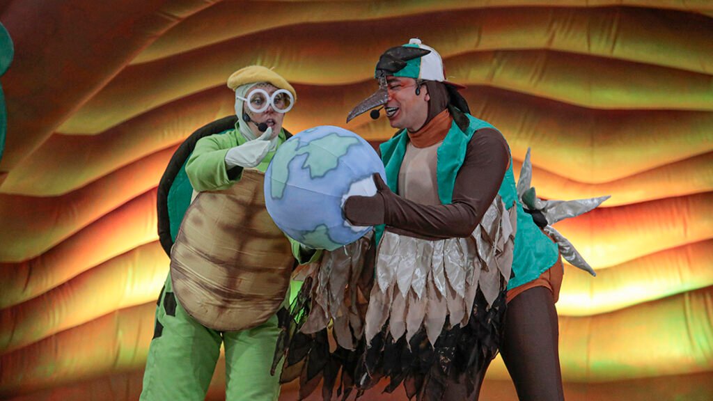 Com foco em sustentabilidade e meio ambiente, teatro itinerante diverte e ensina crianças em escolas públicas de Caxias do Sul