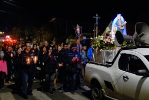 Procissão luminosa, primeiro evento do ano em homenagem a Nossa Senhora de Caravaggio, em Canela