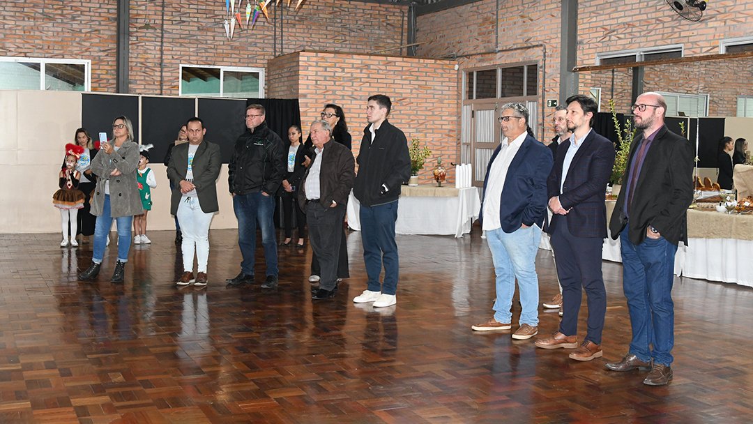 Centro Social Padre Franco apresenta reformas para autoridades e convidados