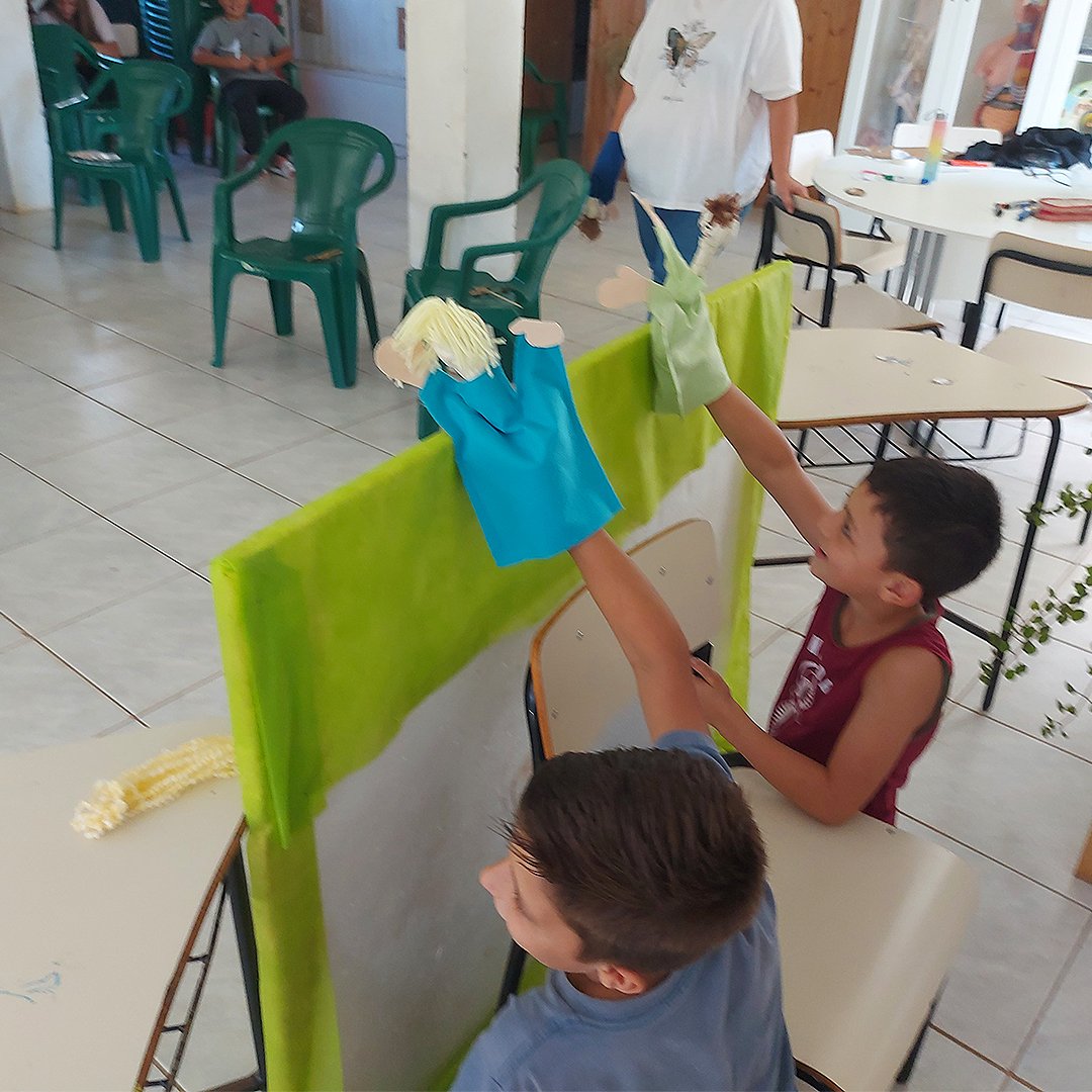 Teatro de bonecos fez parte de capacitação em escola da zona rural de Canela