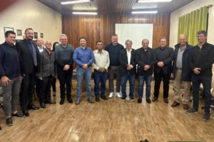 Prefeitos da Amserra se reúnem com Ministro Augusto Nardes em Santa Maria do Herval