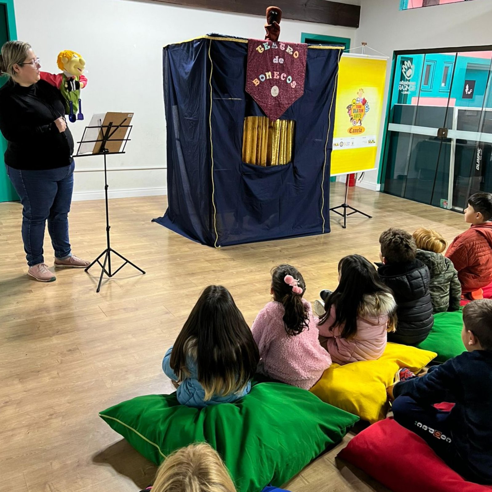 Todo Dia Tem Arte segue levando oficinas e apresentações de teatro de bonecos para a comunidade em Canela