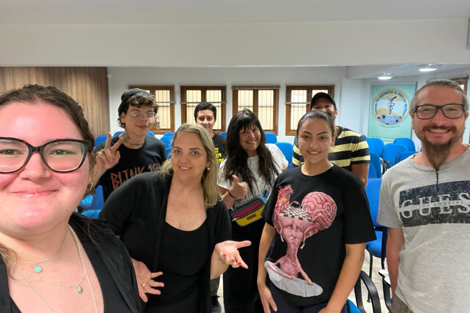 Like-se – curta a si mesmo: projeto une arte e psicologia no combate ao bullying e cyberbullying