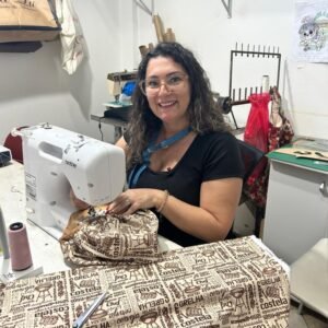 Costurar para transformar: projeto une criatividade, renda e empoderamento