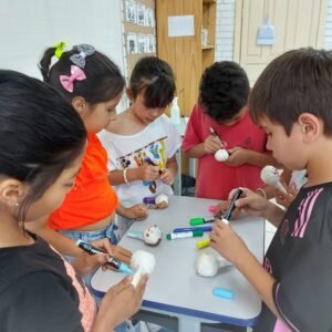 Projeto utiliza teatro de bonecos para levar a história de Canela às escolas municipais