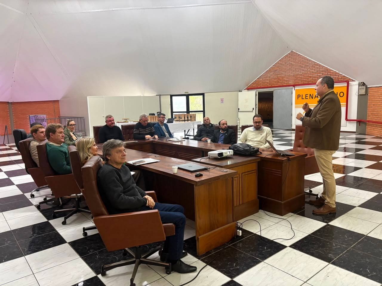 Apresentação durante encontro regional da Amserra.