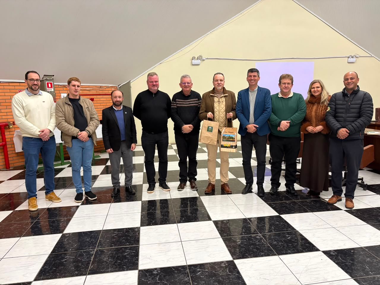 Participantes da reunião da Amserra de 14 de agosto de 2026.